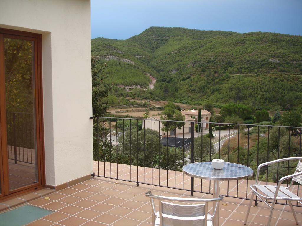 Hostal Ca L' Ermitanyo- Casa Torre Blanca Súria Exterior foto